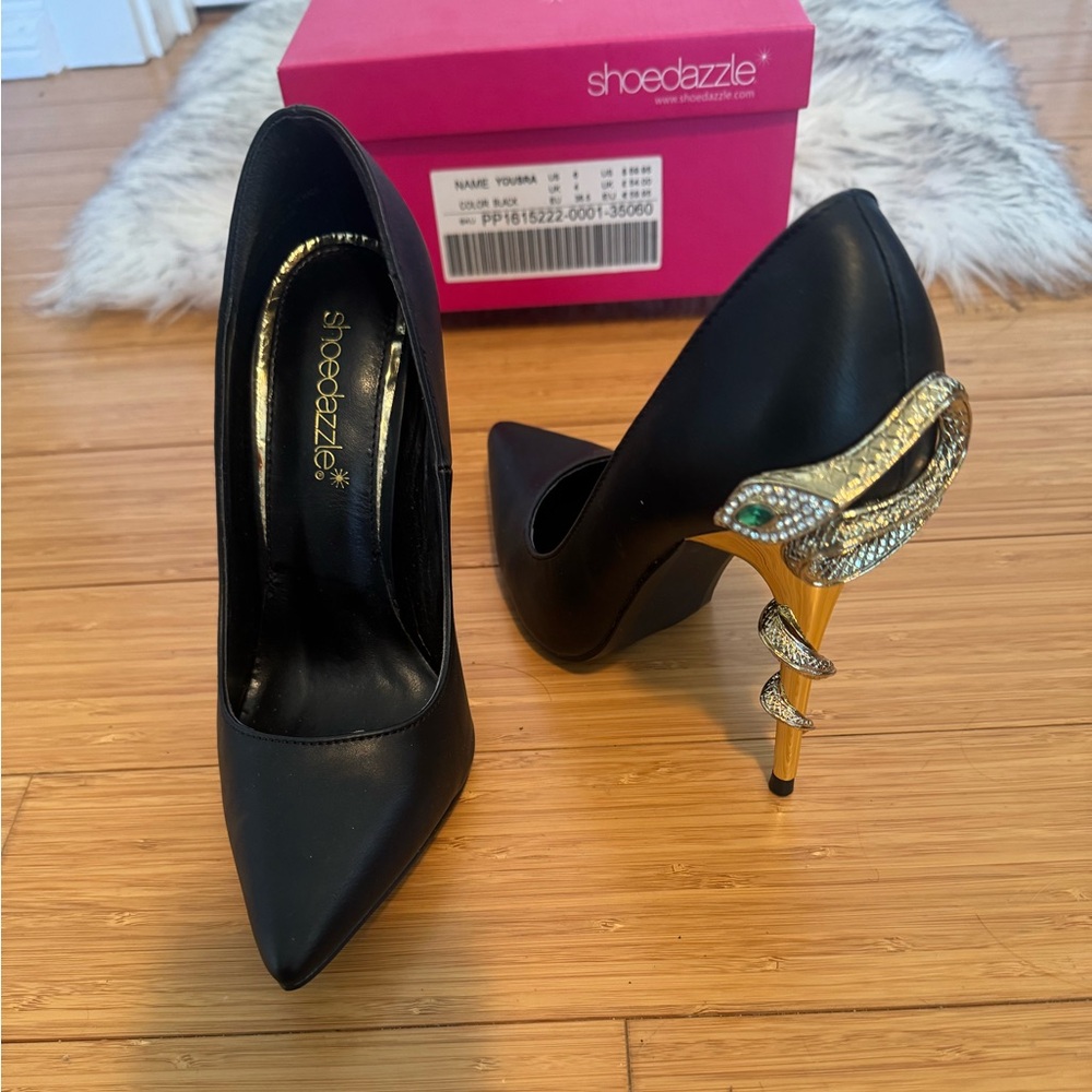 BRAND NEW!!!❤️‍🔥Shoe Dazzle Black Heels with Gold Snake Accent
